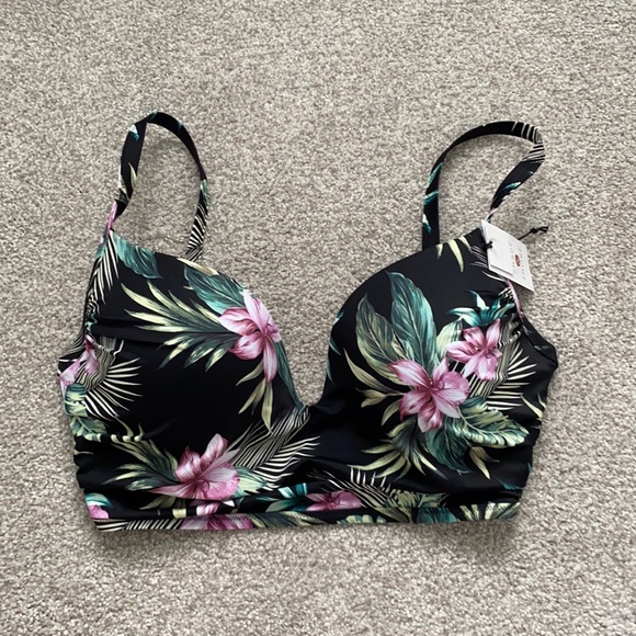 BRAND NEW bikini top!!😍 - Picture 4 of 7